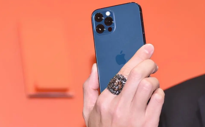 中和镇苹果手机维修分享iPhone12系列重启方法教程 